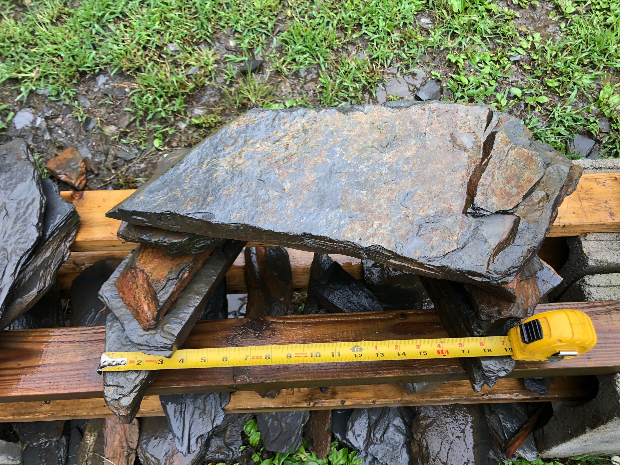 Large Natural Slate Cave withe slate stackers 