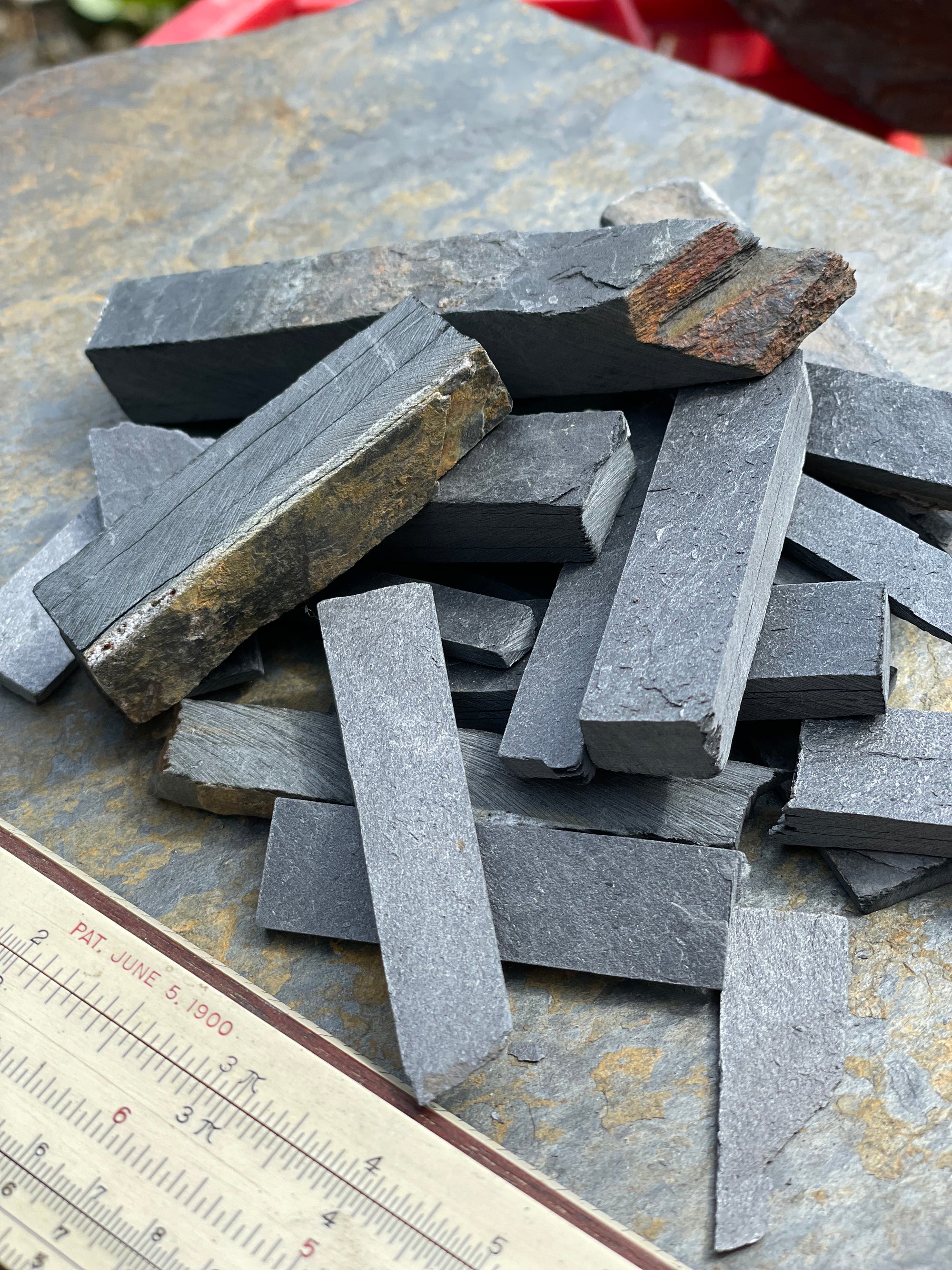 Slate Rods Chips for Mosaics