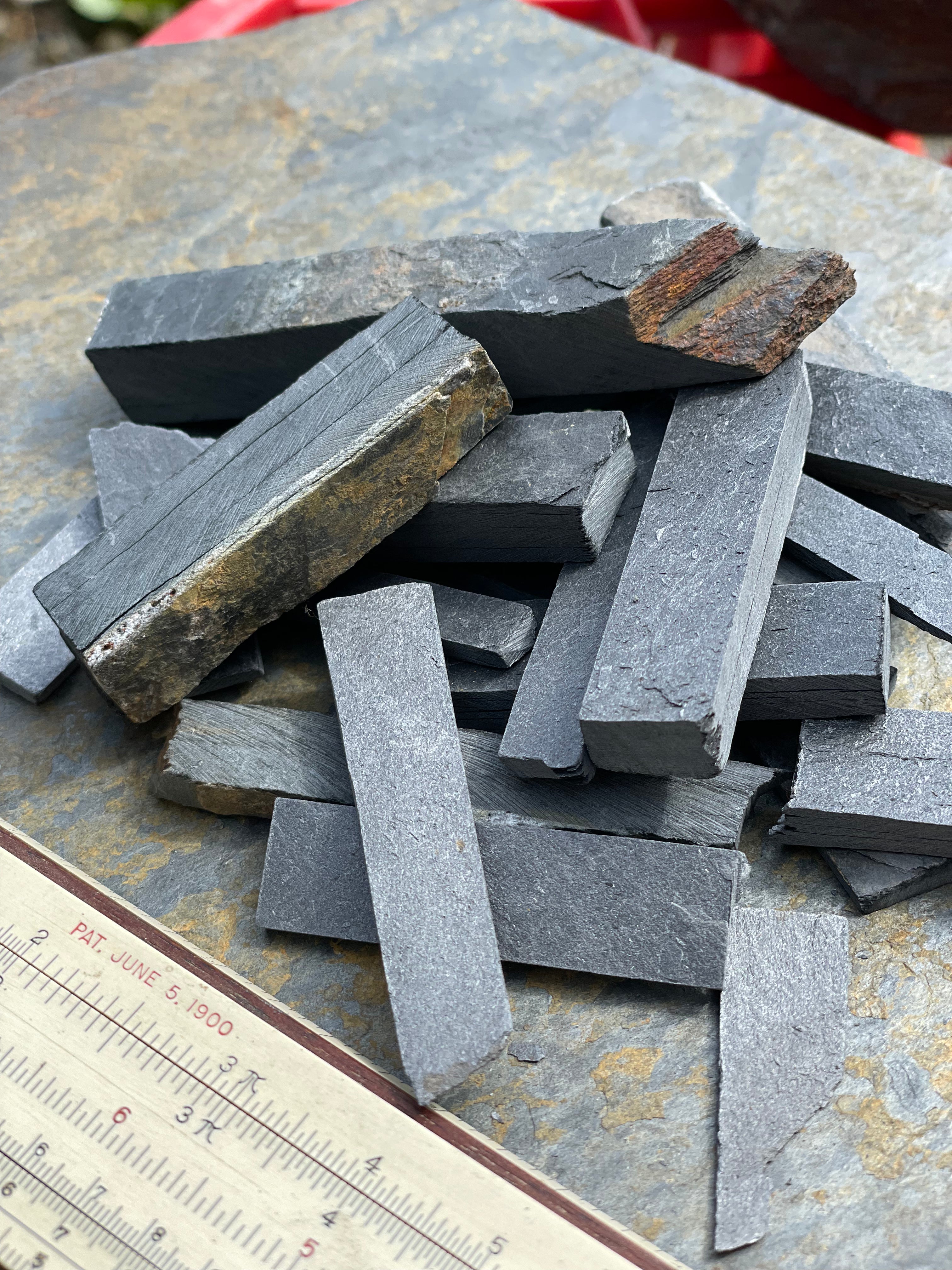 Slate Rods Chips for Mosaics